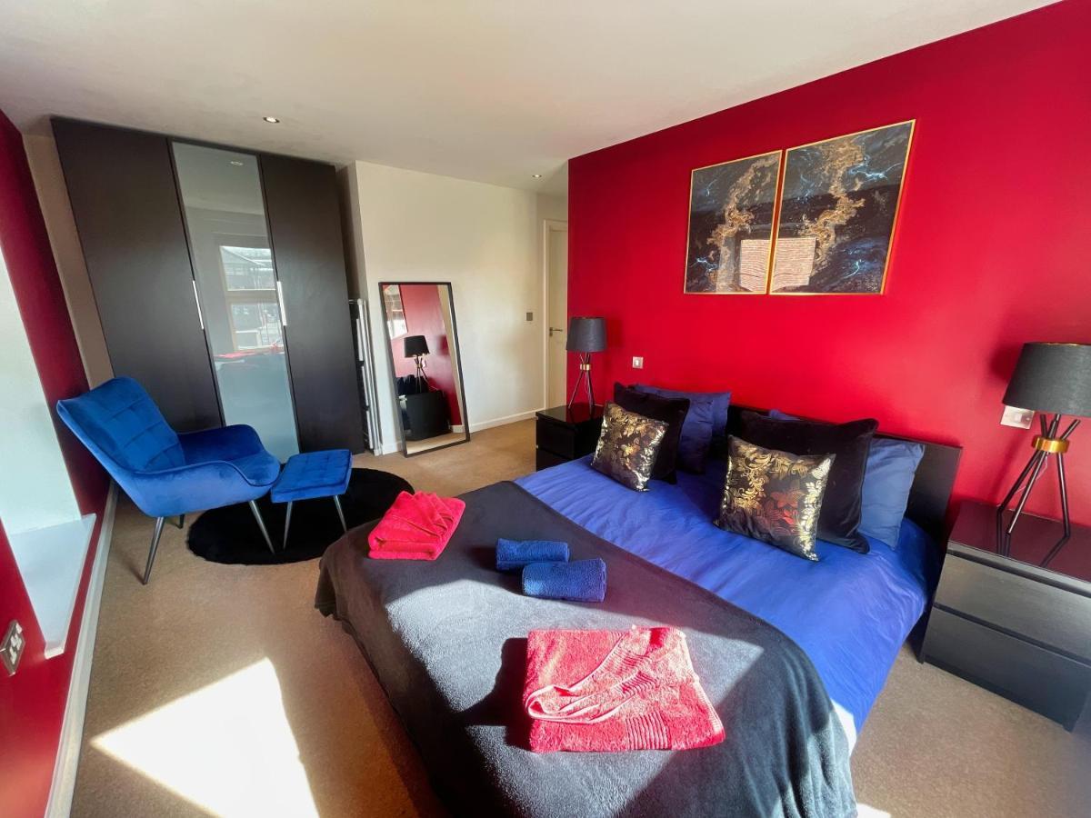 Historic Clock Tower Apartment With Rooftop Terrace And Free Secure Parking Sheffield Exterior foto