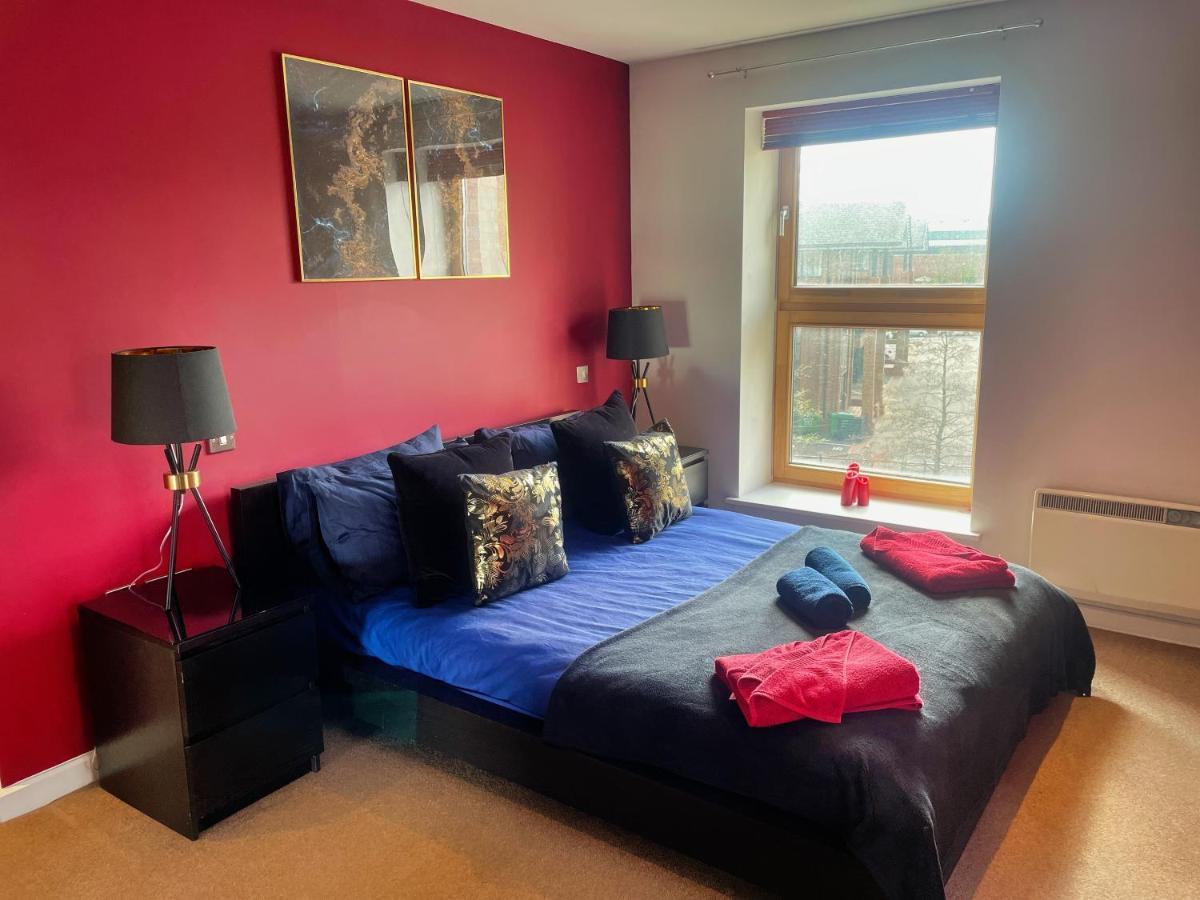 Historic Clock Tower Apartment With Rooftop Terrace And Free Secure Parking Sheffield Exterior foto
